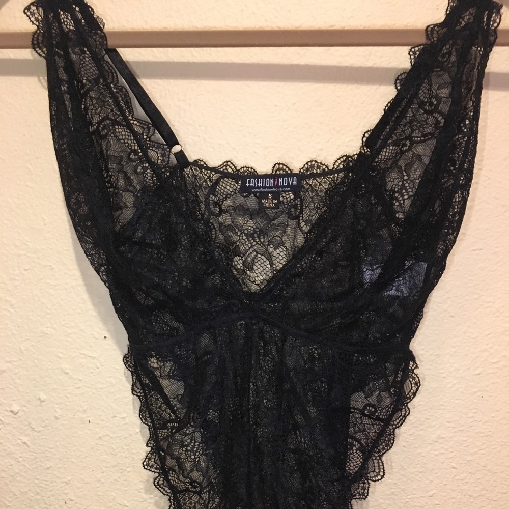 Fashion Nova Lace Bodysuit
